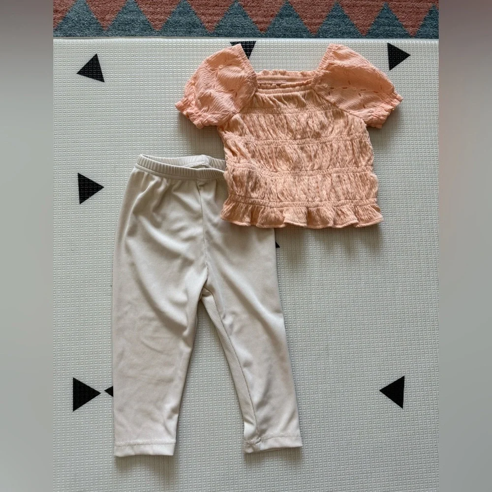 Old Navy|Baby girl short sleeve Peach Top with ruching and Cream Pants•••12-18m